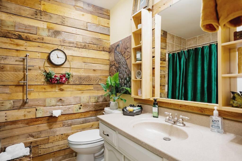 Becky & Marvels 420 Stay - Private Room Kansas City Zewnętrze zdjęcie